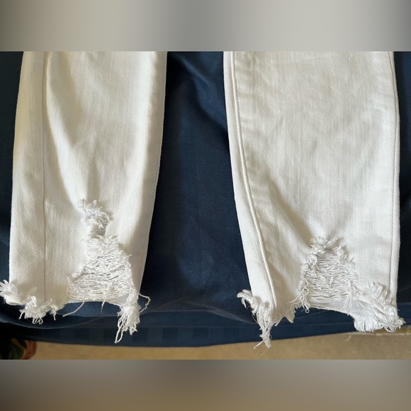 Hi-Rise Ripped Jeggings - Picture 7 of 10